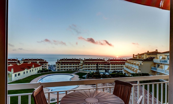Ericeira Condo | Private condominium with exterior and interior swimming pool and tennis court