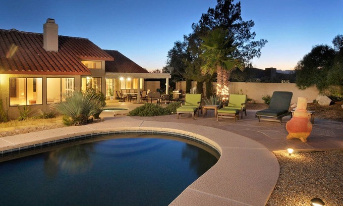 Shadow Hills House | PRIVATE CONTEMPORARY HOME WITH BREATHTAKING MOUNTAIN VIEWS