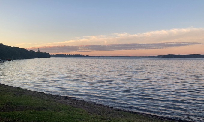 Lake Macquarie City Council Cottage | Private cottage. 1 minute to a beautiful lake