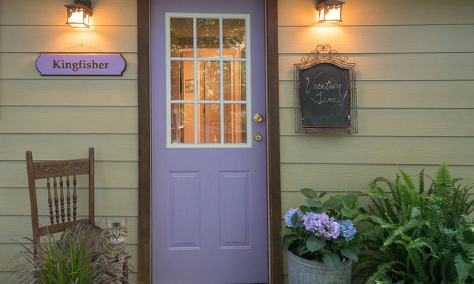 Eureka Springs Cottage | Private Cottage at Lake Resort - Unique, Quiet, Close to Town, Pets Ok