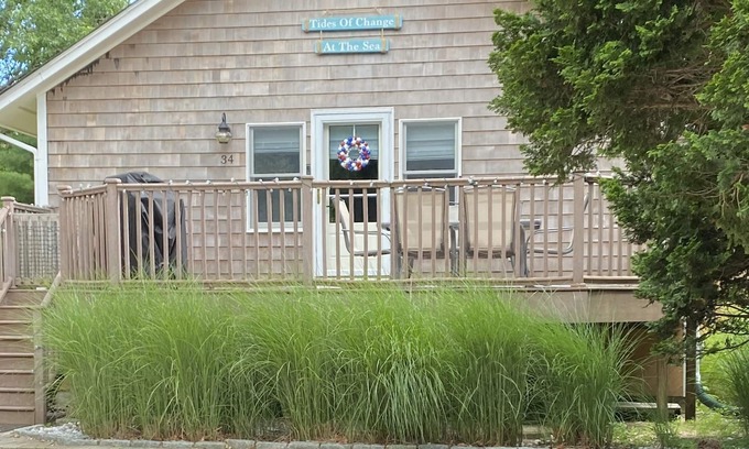 Kenyon House | Private & Cozy Beach House Green Hill~S. Kingstown RI~Matunuck~URI