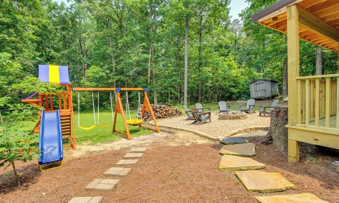 Henagar Apartment | Private Deck & Hot Tub: Gem Near Guntersville Lake