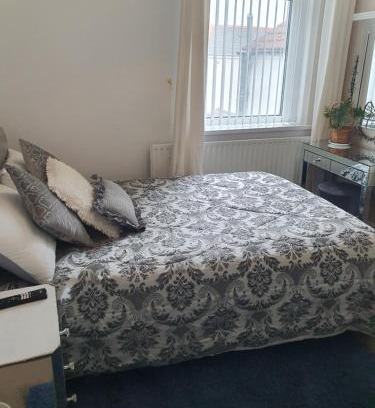 Grangetown House | Private Double Room in Cardiff