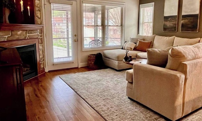 Helen House | Private Elevator! Jubela's In-Town Living Walk to Main St with State Park Pass