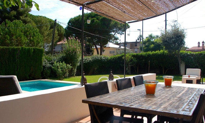 Castelldefels House | Private pool and garden, just steps from the beach, between Barcelona and Sitges