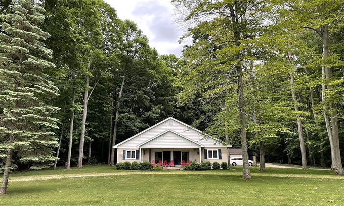 Leland House | Private Family Friendly Summer Get Away in Relaxing Leland