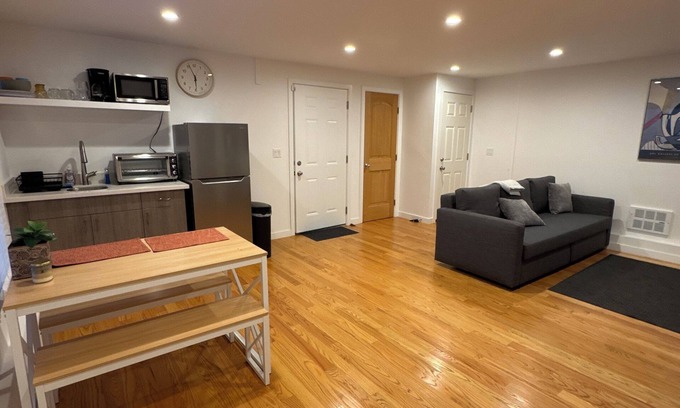 Forest Hill House | Private First Floor 2-bedroom space in San Francisco