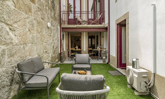 Uniao de Freguesias do Centro Apartment | Private Garden in Porto City Center