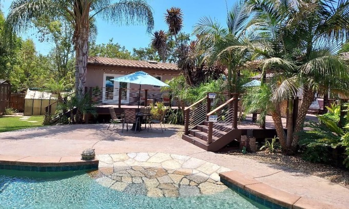 Fallbrook House | Private Guest House In The Country - Hidden Cove