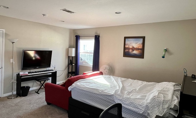 Gardena House | Private Guest Suite with private bath and kitchen near beach, LA downtown