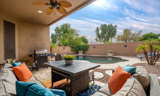 Litchfield Park House | Private Heated Pool 4-BR Home w/BBQ & Yard