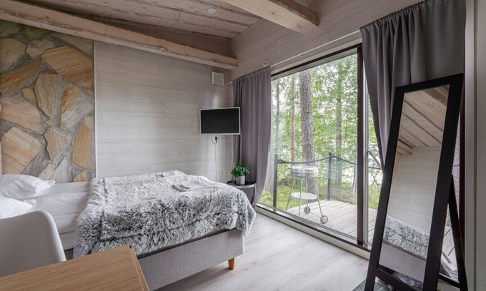 Vaajakoski Apartment | Private High Quality Suite with Sauna & Lake Views