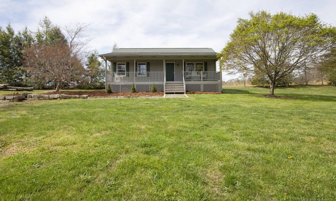 Hendersonville Cabin | 🍎 Private Home In The Middle of Hendersonville Apple Orchard 🍏