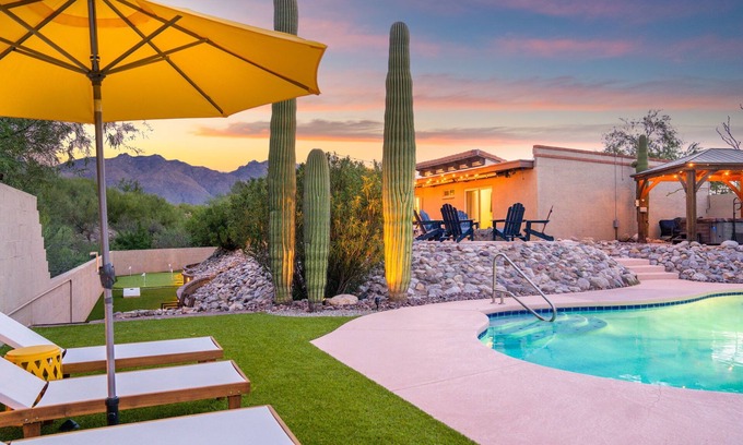 Tucson House | Private Home~Two Fire Pits~Salt Pool~Mini Golf~Theater~EARLY CHECK-IN