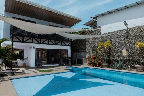 Jaco House | Private home with resort style swimming pool