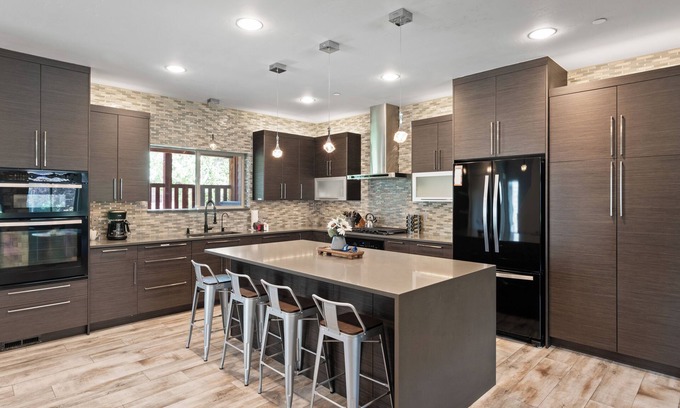 Bear Hollow Village House | Private Hot Tub, Close to Outlets, Skiing, Trails, 2-Car Garage at Bear Hollow