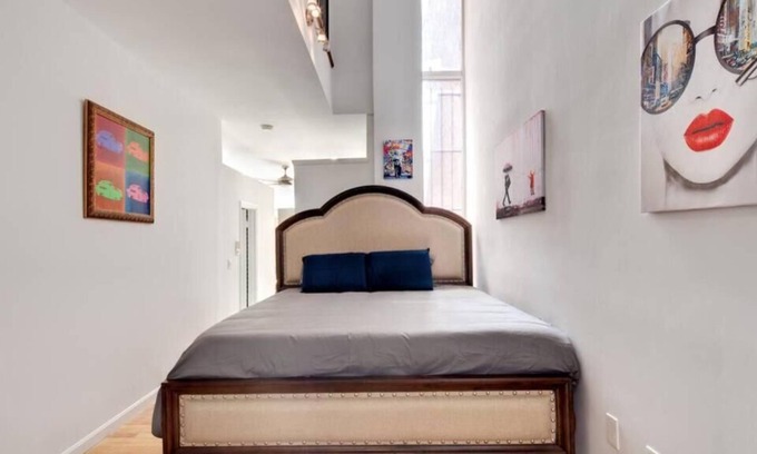 H Street Corridor Apartment | Private Hot Tub - The Art Suite - Capital HILL DC