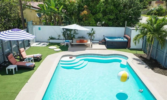 Central Fort Lauderdale House | Private House Center of Ft Lauderdale Great Pool