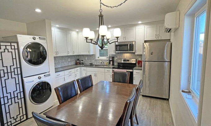 Overlook House | Private house with 3 suites. Modern, Clean & Comfortable!