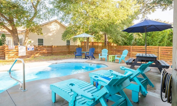 Tranquil Harbour House | Private House with Pool on Oak Island