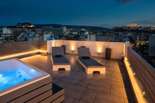 Metaxourgio Apartment | Private Jacuzzi & Acropolis View - The Loft