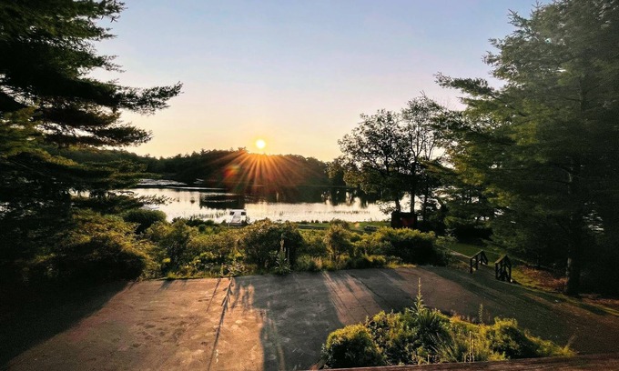Paupack House | Private Lakefront on Fairview Lake - Sleeps 6-8