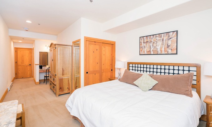 Mountain Village Hotel | Private Lock-Off Room With Access to Hot Tub, Pool and More!