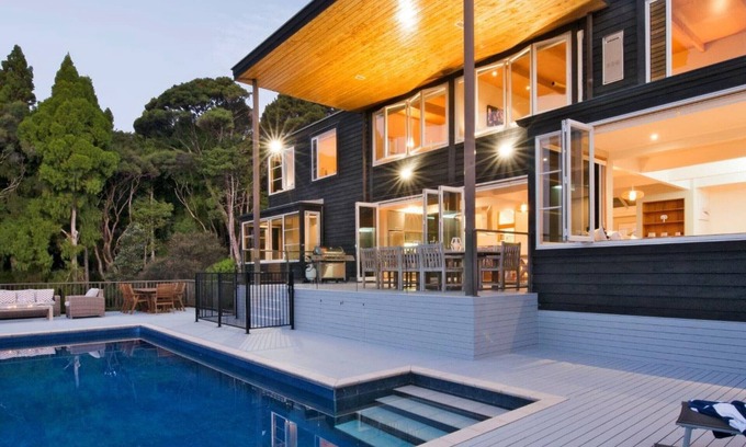 Paihia House | Private Luxury in Paihia - with Heated Pool!
