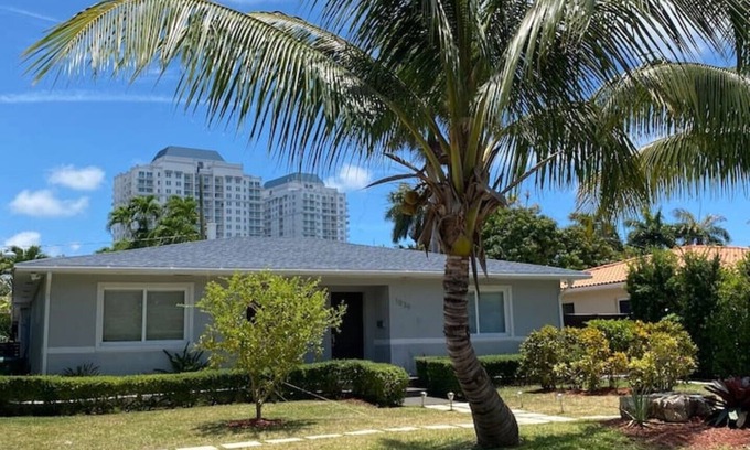 Northeast Miami Apartment | Private Master Suite with Den & Separate Entrance