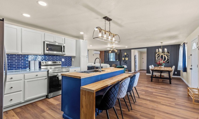 Twentynine Palms House | Private Modern Desert oasis on 5 acres! Family Friendly near the military base!