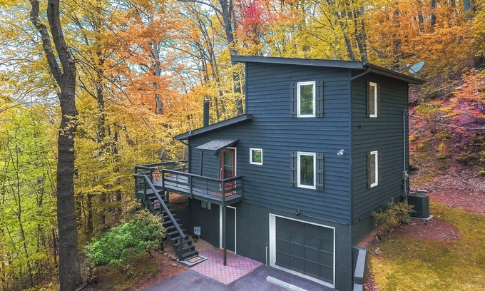 Waynesville Cottage | Private Mtn Retreat, 2 suites, firepit, fireplace, gamerm, deck, on paved road.