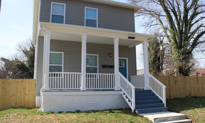 Mosby House | Private New Spacious 4 Bedroom House