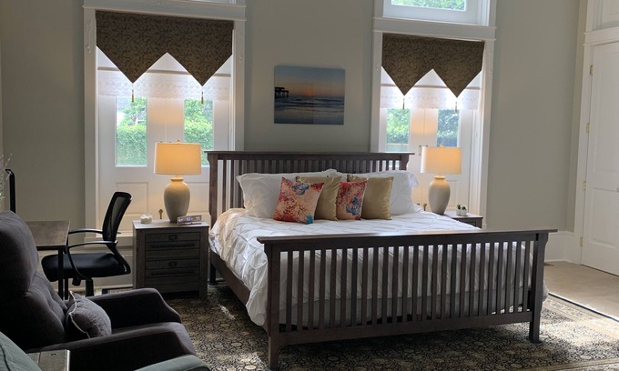 Biloxi House | Private oasis, fully furnished, ready to move in. Luxury finishes. 6beds 7baths