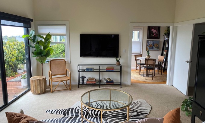 Noe Valley Cottage | Private oasis with gorgeous city views, large deck.