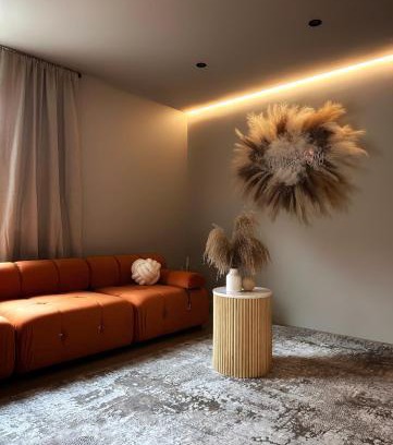 East Allegheny Apartment | Private Parking KING BED City Charm