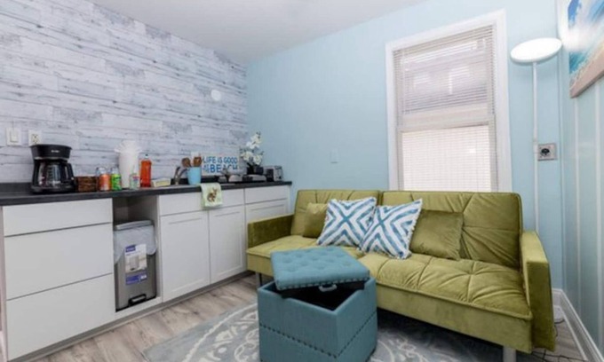 Columbia Heights House | Private Patio Cozy Apt + fireplace + Queen Bed