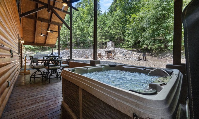 Broken Bow Cabin | PRIVATE Peaceful Cabin on 1.5 Acres with Hot Tub, Deck & HUGE Outdoor Fireplace!