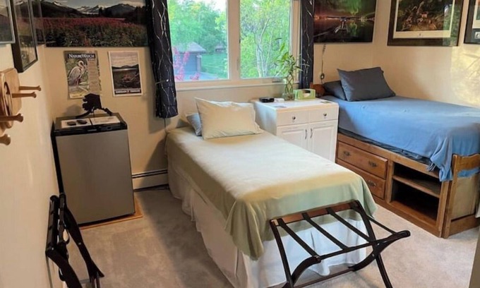 Taku - Campbell House | Private peaceful home with a twin room for rent