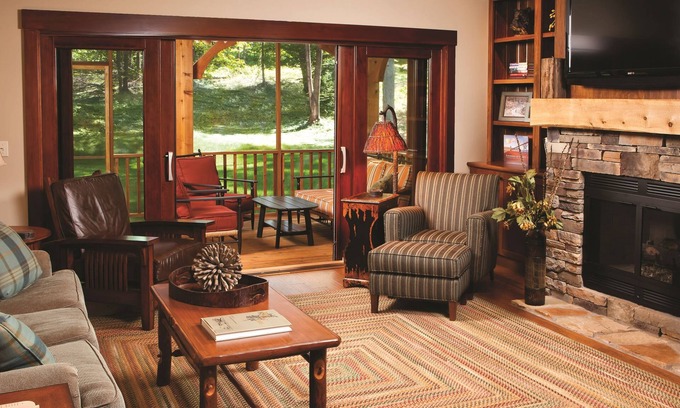 Harbor Springs Cottage | Private PET FRIENDLY 4 Bedroom-4 Bath Cottage Near Ski Resorts! Harbor Springs