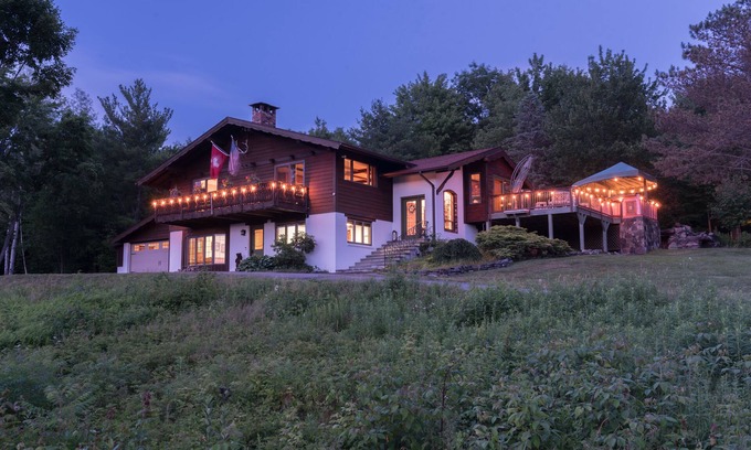 Windham House | Private Pickleball Ct - Indoor Hot Tub - Spa Room - Lift Tkts