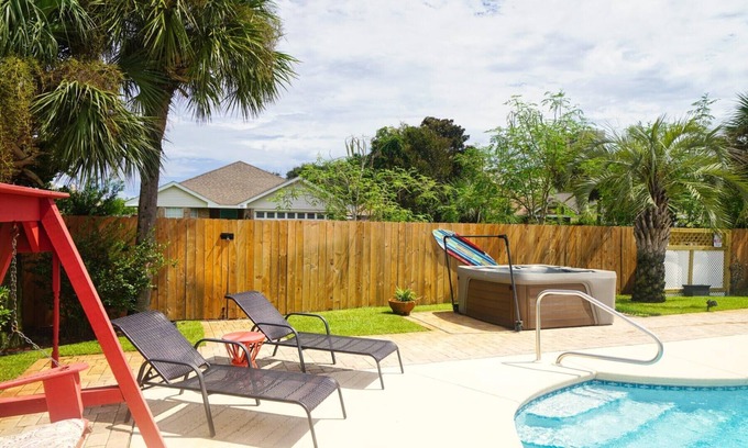 Seaspray House | Private pool 7 person hot tub 4 bikes Private beach access