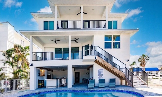 Fort Myers Beach House | Private Pool- Canal Front- Outdoor Bar- 5BR Sunsational Sunsets