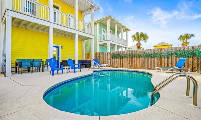 Biltmore Beach House | Private Pool,Dog-friendly,Walk to Beach!Sleeps 15!