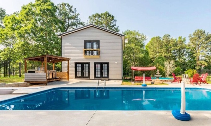 Jonesboro House | Private Pool House and Pool Outdoor Oasis