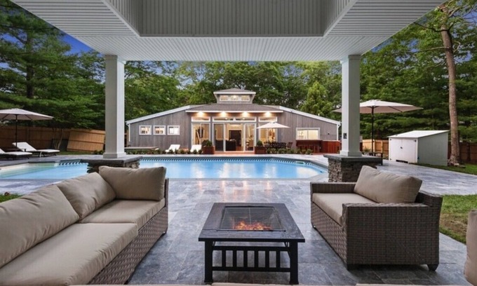 Springs House | PRIVATE POOL ~ PERFECT HAMPTONS GETAWAY ~ WBH