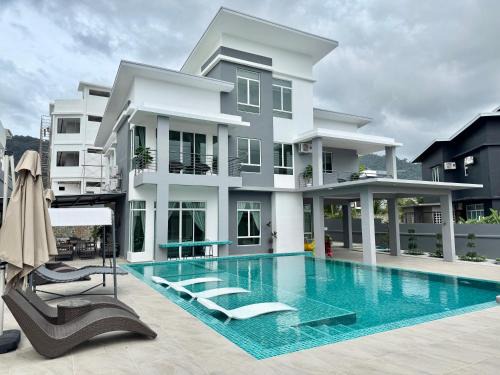 Langkawi Villa | Private Pool Retreat, Langkawi Villa w/Karaoke by Zervin