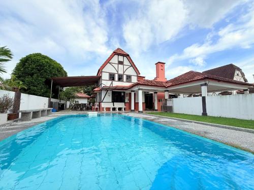 Alor Gajah Villa | Private Pool Villa 807 - Fong Homestay