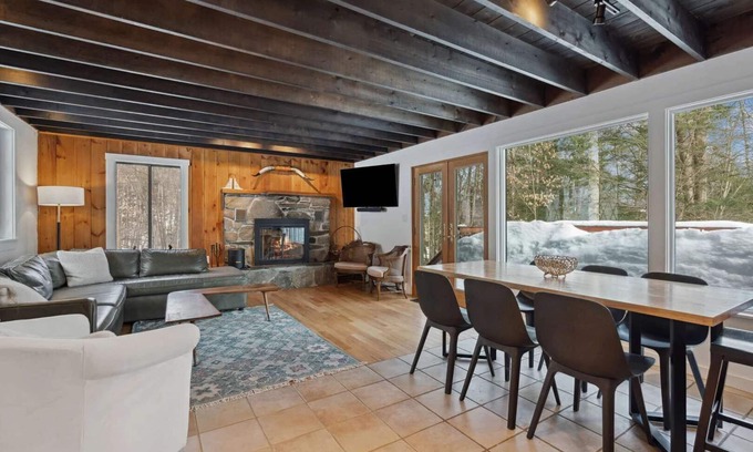 West Hartford House | Private Quechee Retreat w/Deck & Games