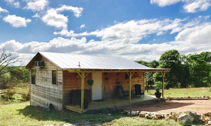 Fredericksburg Cabin | Private, quiet, rustic cabin. Minutes from Old Tunnel State Park