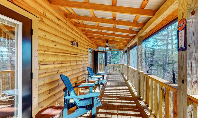 Murphy Cabin | Private retreat near downtown with mtn views, fireplace, AC, & Hot tub